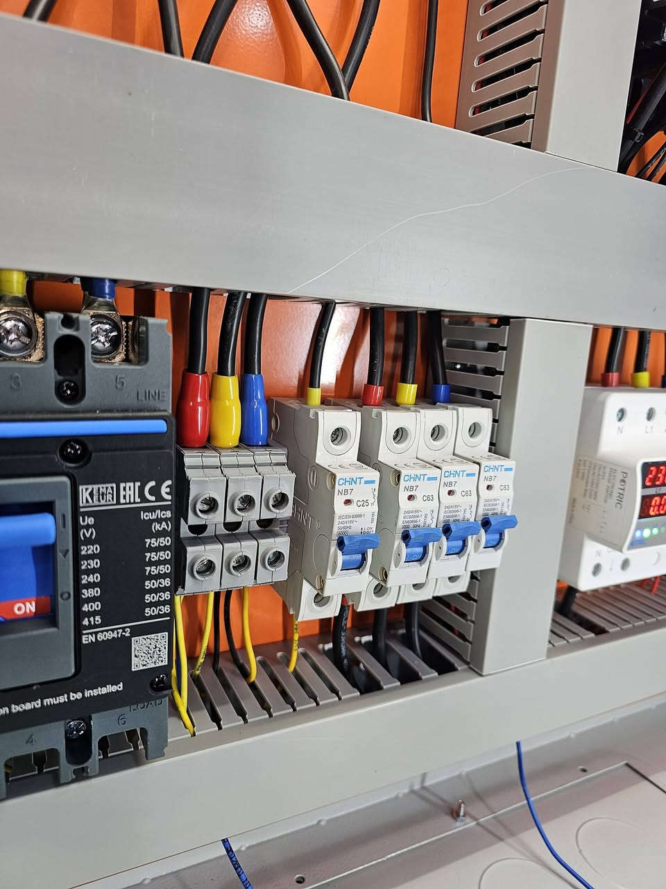 الحمد لله دائماً وأبداً ...
أكمال لوحة ATS  ثلاث مراحل ...
وطني ...
ديزل  .. 
مولد شارع  ... 
استخدام كونداكتر دبل ستيج مع وجود فارق زمني .  

موقع العمل .. بابل .. 

القدرة للسيطرة الكهربائية  
***********
