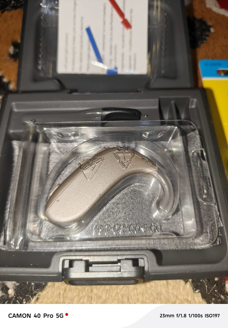 سماعه للبيع  غير مستخدمه12قنا السعر 600الف اضافه بطاريات ***********
