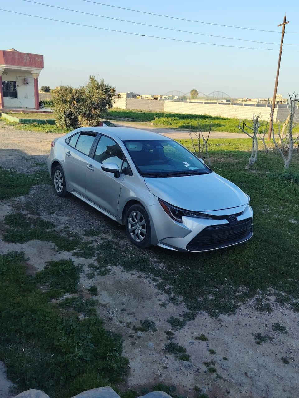 السلام عليكم 
للبيع 
كورلا موديل 2024 مواصفات LE منفيس ترقم شهداء نينوى والرقم يكلف 220 الف دينار 
ماشيه 37 الف ميل 
بيها بونيد مبدل فقط 
بدون دواخل 
رقم الشاصي مرفق بالمنشور 
السعر 146 وبيها مجال 
عنوان السياره ناحيه الزاب قريه اصبيح تحتاني 
للاستفسار الاتصال على الرقم التالي 
‏‪0780 590 2663‬‏
