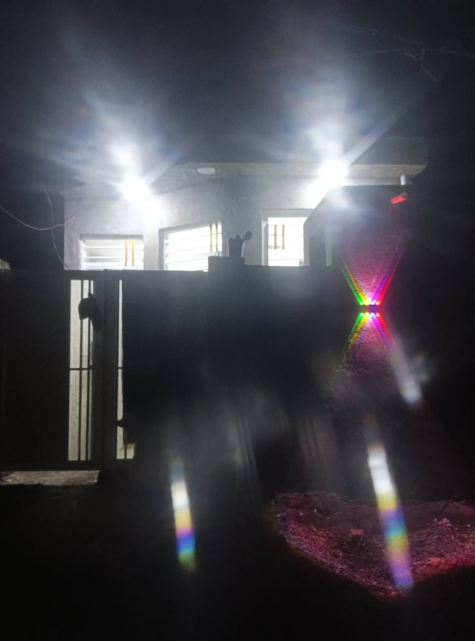 سلام عليكم بيت البيع 100 متر وجهيه 5 نزال 20 طابو زراعي سند 25 
يحتوي عله غرفه وصاله ومطبغ وكلدور ومجمع صحيات البيت كامل عنوان ابو غرق هيثم الجبوري شارع الثالث الستفسار ***********
