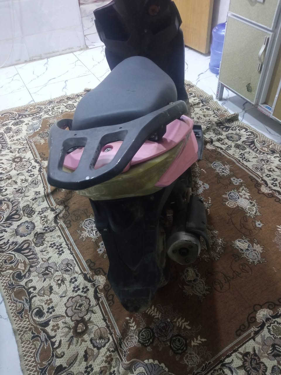 السلام عليكم دراجه سكنز للبيع نظيفه ما مفتوحه جاهزه من كل شيء لا تنقص لا توخر شرط الفحص السعر 300 وبيها مجال العنوان حله شارع 80 قرب الساده ابو خطه ***********
