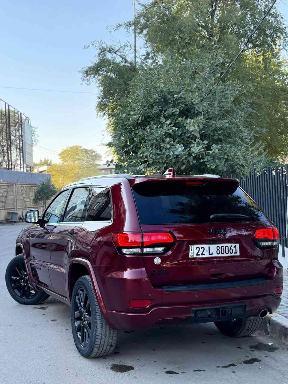 السلام عليكم جيب بلاك توب 
مديل 21
دفع رباعي 4x4

تايرات جدد

صدر امامي خلفي خير من الله

حادثه بنيد وچاملغ نفس لون مبدل وبنيد راجع نفسه بدون قطرت صبغ سياره
سياره اي نقص مابيه وجاهزه من كلشي
مكينه كير كله بشرط وممفتوح
سحبه كلش حلو سياره 
ستخدام شخصي على ايدي 

صور حادثه بل منشور ايرباكات كله سستم
اتصل وتدلل

رقم ***********
سياره ماشيه ٥٧
