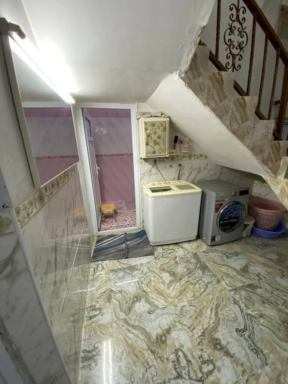 بسبب الوعود الكاذبه رجعنالكم بهل دار الجميل سعر مساحه 200 متر حي عسكري قرب ماركت المرهون طابو صرف بسم شخص واحد معاملتك مع صاحب الدار مباشرتا الاتصال 
***********
