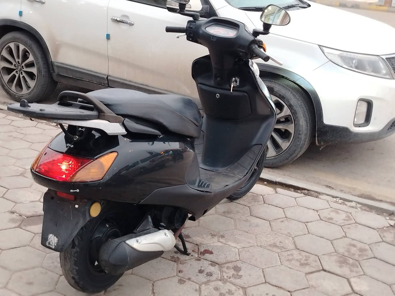 السلام عليكم دراجه سبيسي ياباني كفرات تجاري ابو الختم دراجه مجفته تجفيت جديد لايت عالي ناصي قفل جنطه وقفل ستيرن كله شغال مكاني كوت الزهراء السعر 700 وبيه مجال للاستفسار الاتصال على الرقم *********** او خاص
