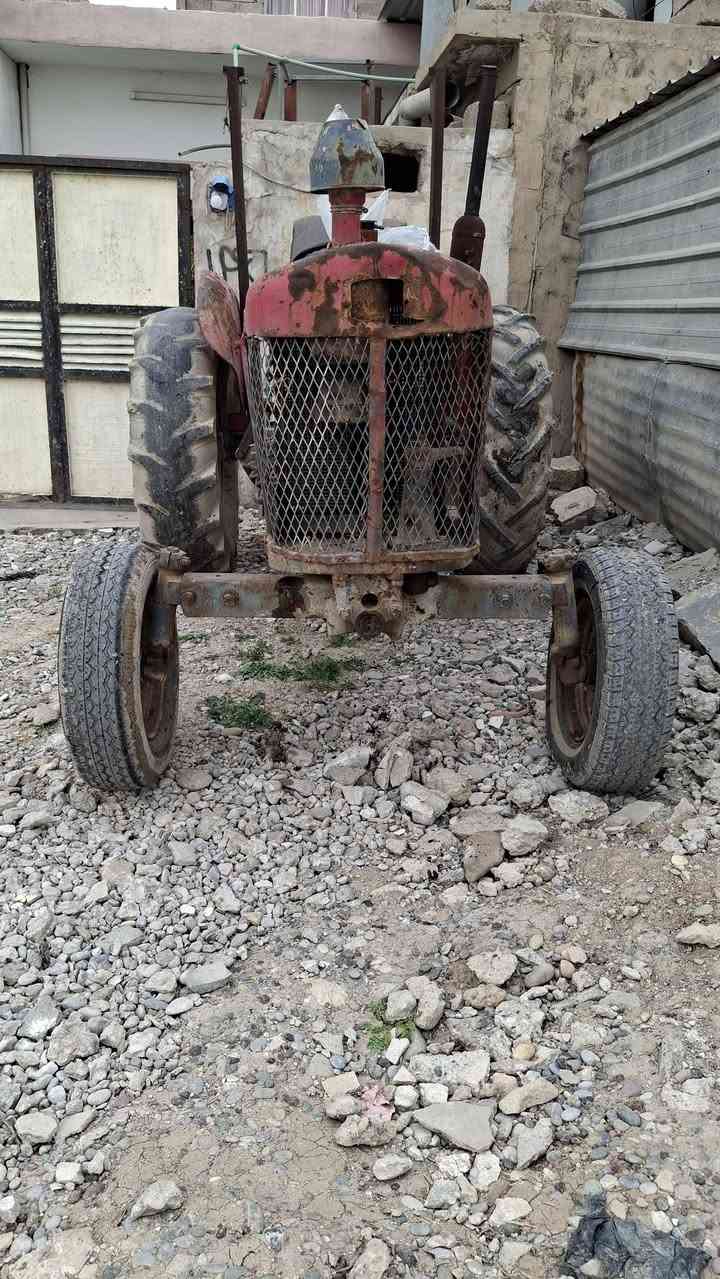 تركتر للبيع ابو الشوتة ١٩٦٣
مكاني الموصل حي القدس 

السعر مليون وبي مجال 

***********

***********
