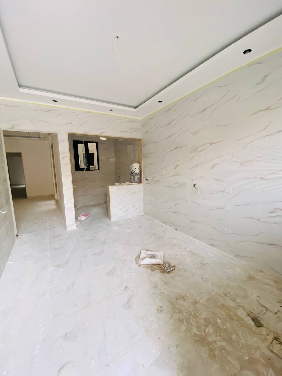 داران للبيع حي الشرطة  ( تسليم مفتاح )

المساحة 187 متر واجهة 7.5 متر 

سند طابو ملك صرف 

مكون من طابقين 

الاول - كراج سيارة + حديقة هول استقبال مطبخ صحيات  غرفتين نوم وحده سويت 

الثاني 3 غرف نوم هول صحيات + سطح ناصي 

للاستفسار اكثر مراجعة مكتب العمران سايدين التعليم مكتب العمران للعقارات 
***********
***********
