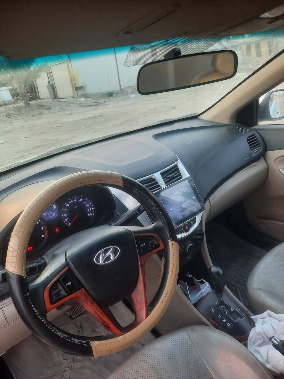 سلام عليكم اكسنت موديل ٢٠١٧ رقم كربلاء بأسمي سنويه ٢٠٣٠  مكفوله من ضربة والصبغ محرك وكير مكفوله خليجي السياره محولبه السعر ١٠٣ بيه مجال قليل  رقم الموبايل ***********
