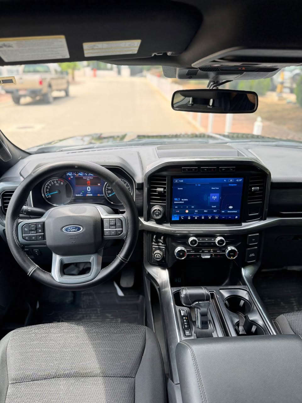 Foord f150  XLT 4x4 
فۆرد XLT قەپات مواسفات بەس پانۆراما نییە تەنها دوو پارچە بۆیاخ بێ ناو گرتن دەعمی پێشی نییە پێشی کەپسە 
گێر عەرز (طیارە)
دەرگا گەورەی بۆدی گەورە 
٥ کامیرە 
شاشە گەورە گێچ ئەلکترۆنی 
رادار ٣٦٠ حاسە پێش و دوا 
هەردو کوشنی پێشەوە کارەبا کوشن هیتەر 
تەبرید دوو زۆن مەرکەزی 
لایت چوار عەدەسە LED 
٨مۆد لێخوڕین 
مەکینە مەرخوب ٣.٥  
ماوە رۆشتن ٤٧ میل 
سعر /٢٥٨$ 
ژم / *********** السليمانية, العراق
