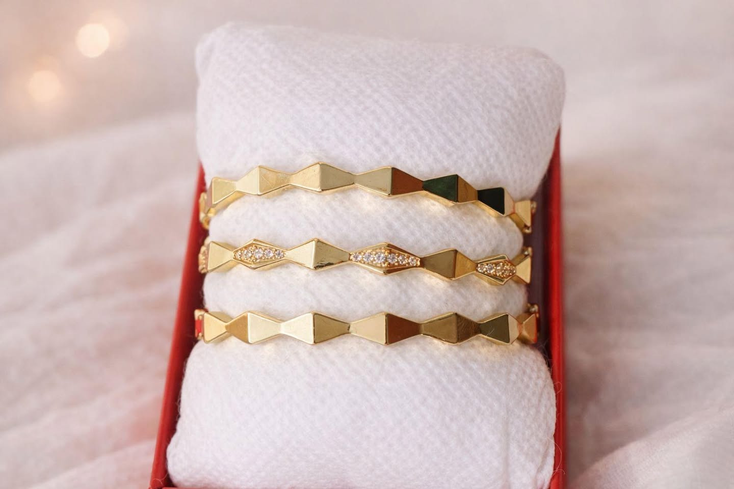 _💎 أكسيسوارات تزيدك جمال! 💥_
_🔸 أنواع مختلفة 🔸 أثمنة جد مناسبة_
_📩 تواصلي معانا باش تعرفي أكثر!_
_#أكسيسوارات #جمال #مودا_ الدروة, برشيد


**إذا كنت صاحب هذا الإعلان وتريد حذفه لأي سبب، رجاءا أرسل رسالة إلى الدعم الفني**