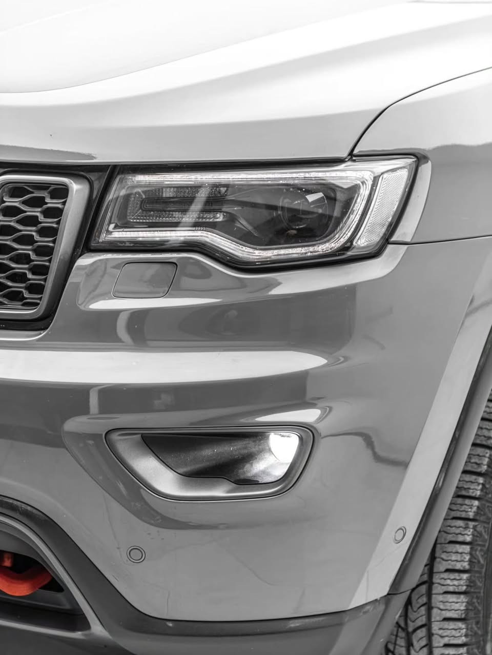 السلام عليكم
جيب ترايل هوك 2021 خليجي هارلم السياره حيل جديدة كفاله عامة من أي شي لا صبغ لا بارد ع وضع الشركة  ماشية 34الف 
المواصفات 
بصمة 
شاشة
كامرا 
رادار امامي 
رادار جانبي 
رادار خلفي 
كشن تدفئة تبريد
ستيرن كهرباء + تدفئة 
جنطة كهرباء
كشنات خلفيه تدفئة 
جكات ترفع وتهبط السياره 
تشغيل عن بعد 
كشن حضن 
حساس امامي خلفي 
بعد هوايه مواصفات السياره ترايل هوك مختم بل مكان
 رقم دهوك بأسمي سنوية وهزة كله جديد 
مكان السياره / بغداد /بلديات 

الاتصال 
***********
