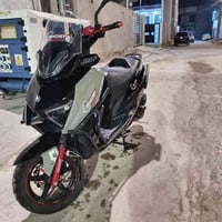 دراجه سكنز موديل 2025 صارله 8 اشهر من طالعه من الوكيل عداد 200 بصمتين ...