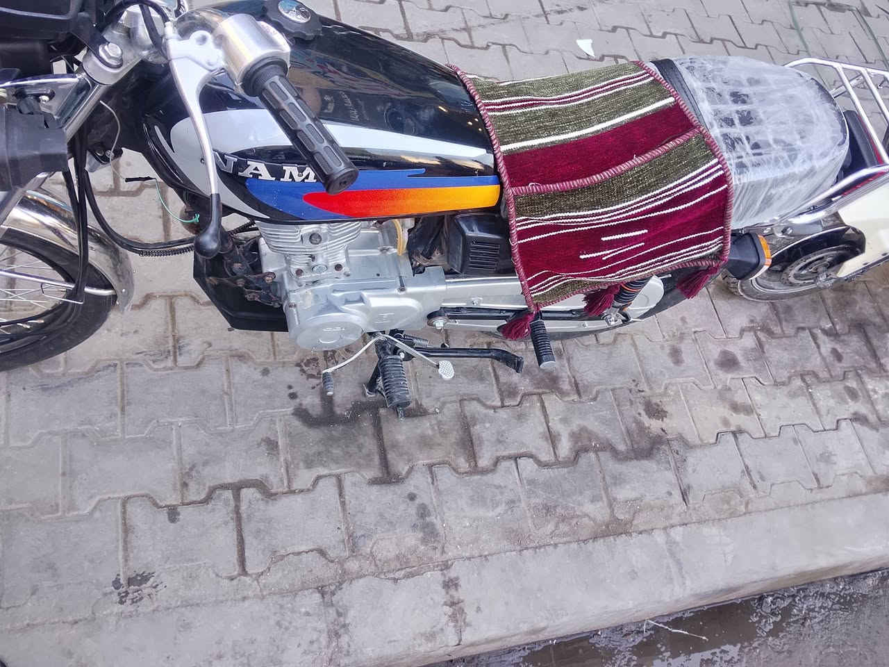 السلام عليكم دراجه البيع ايرانيه صاصي تهريب ايران الصلي باب أول السعر 650وبيه مجال العنوان شارع بغداد مقابيل سيد خلدون مكلف بل نشر رقم الهاتف ***********بدون اوراق كفاله عشائريا
