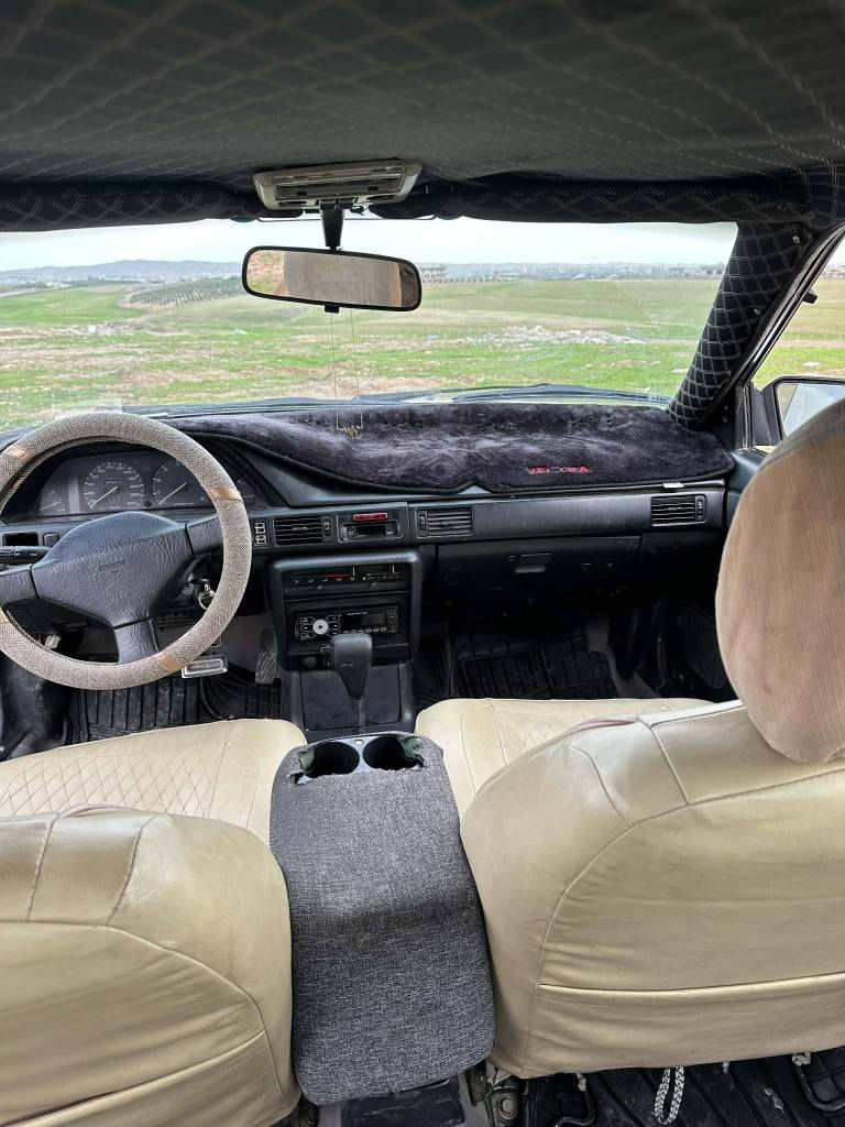 مازدا موديل 93 
بيلاد خسوسي
توماتيك 
گير و مةكينة بةشةرت 
رةقةمي نويية سةنةوي تازة بةسةر چووة 
شوين هةولير سعري 42 وةرةقة
*********** أربيل, العراق
