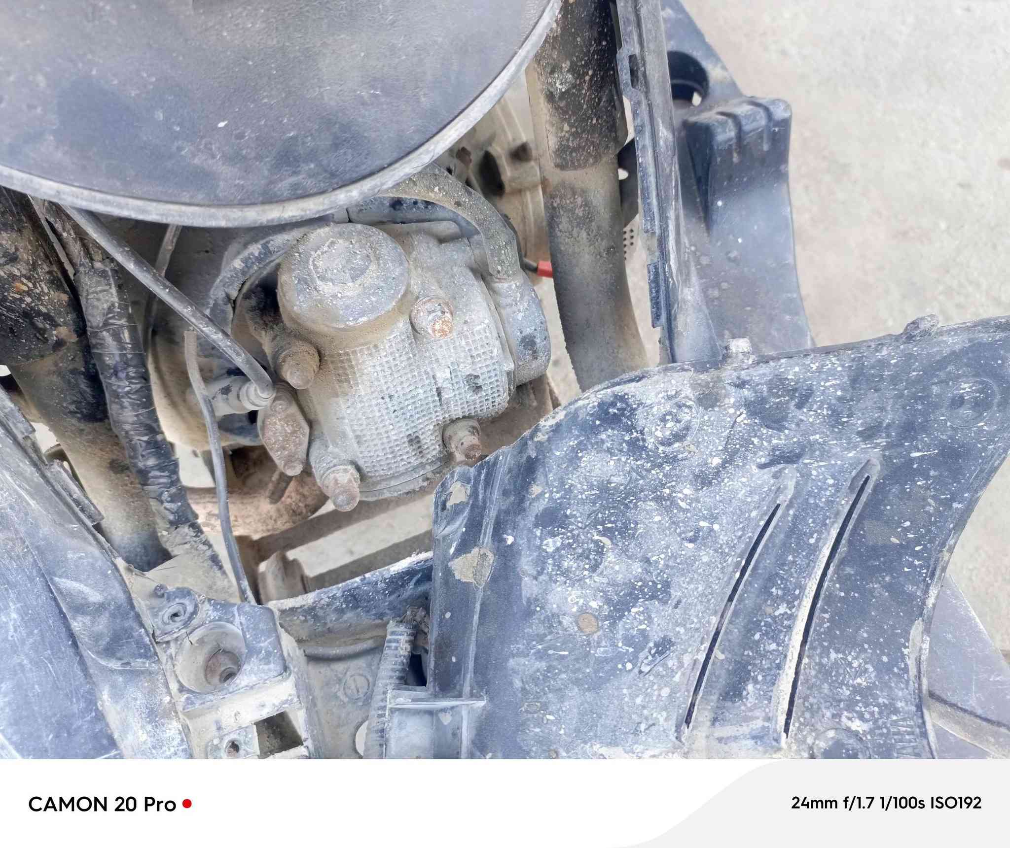 كربلاء مقابل معرض الحمداني شغال بس شوفت عينك بيها نواقص مكينتها مكفوله من التنقيص او التبخير ***********السعر 200وبيها مجال بسيط
