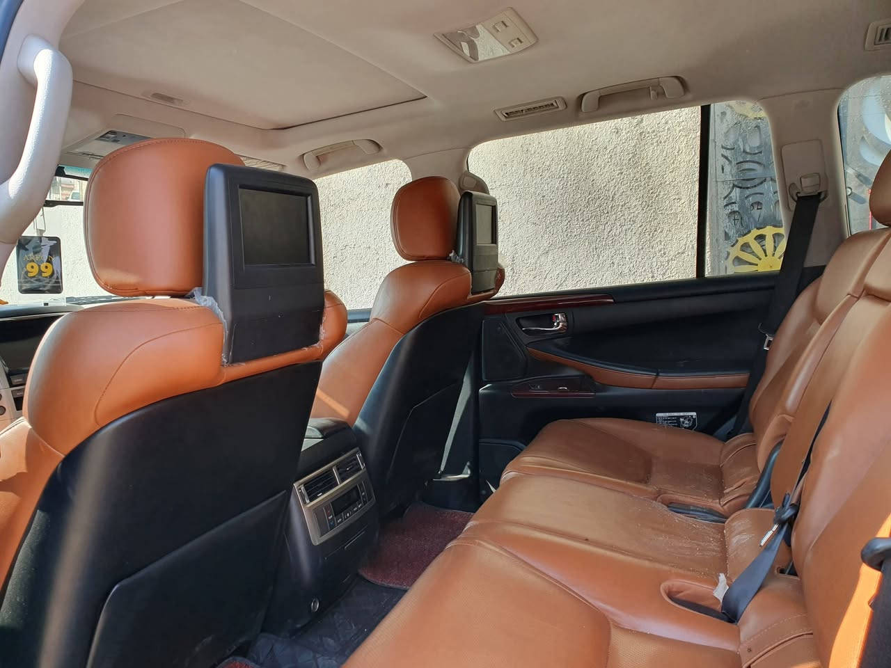 السلام و عليكم للبيع او مراوس لكزس موديل 2012 مكفوله من الضربه و لصبغ رقم بغداد انكليزي السياره فول مواصفات سبورت معروفه مواصفات الكزس  جاهزه من كلشي برغي مناقصها جديده كلش
السعر 375$
موبايل *********** مكاني بصره الزببر
