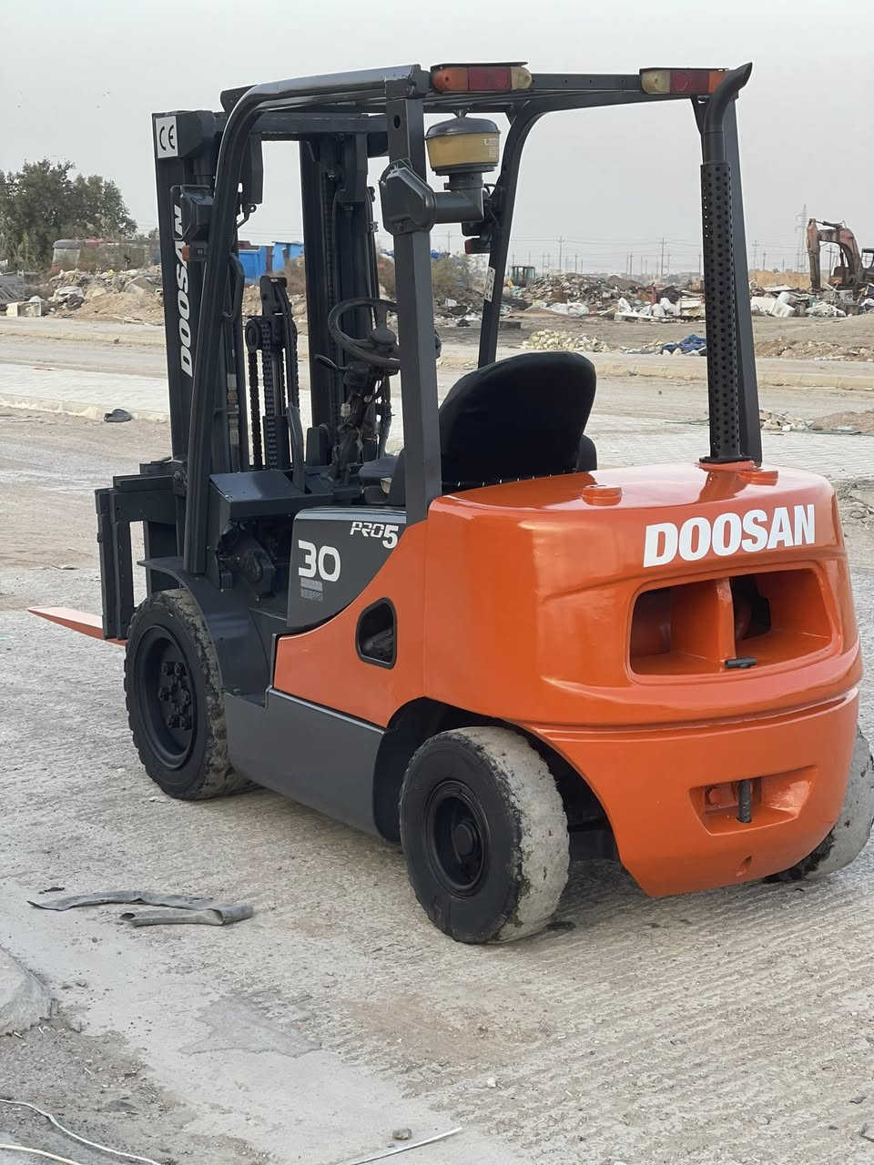 للبيع رافعه شوكيه نوع توسوت ٣طن ٣ حركات جب ٣ سلايتات موديل ٢٠١٢ رافعه حلو جديده جاهزه مكفوله كفاله عامه كير مكينه كفاله حداديه جكات مظخه كهربائيات كله شغاله سعرمناسب مكاني واسط الكوت الشراي يتصل ***********
