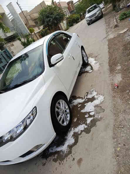 # يالله سلام عليكم كيا سيراتو موديل 2011 وارد خليجي محرك 1600 فـول موصفات
شاشه 
كامره 
تحكم ستيرن 
شاير مري 
حساسات 
ماعدة فتحه 
رقـم بابل بسمنه تحويل مباشر مكفوله من ضربه بيه رش صبغ قليل جاهزه من كلشي كير ومكينه حداديه تخم تاير تبريد ثلـج كلها جديد الـسعر 89 بية مجال قليل عيوني حله باب مشهد للاستفسار على الرقـم الهاتف ***********
