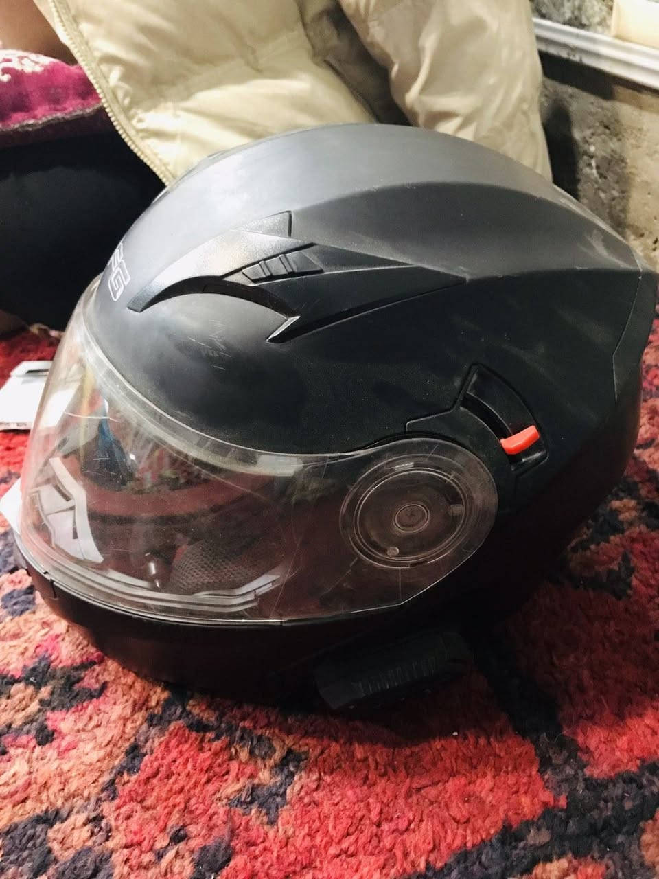 سلام عليكم خوذه مفوله للبيع وسماعه وياه شغاله ونضيفه فول مواصفات للبيع 70 الف شراي يراسلني واتساب فقط ***********
