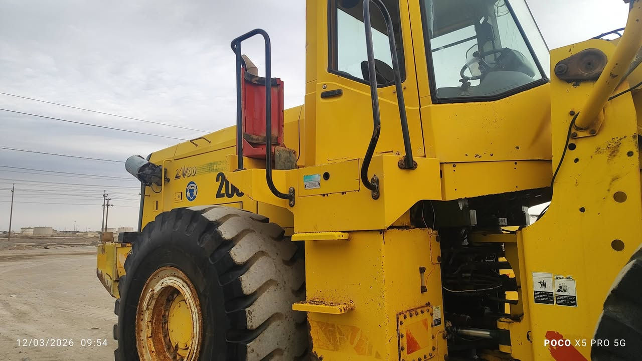 بسم الله الرحمن الرحيم
السلام عليكم شفل كاوسكي دخول جديد ما مشتغل بالعراق كفاله عامه 

شفل جاهز للعمل برغي ما مفتوح بي كير ومحرك ومضخه كله شركه 

حجم 90ZV✅ قماره تمساح قطره صبغ ما بيها للاستفسار 
☎️***********
