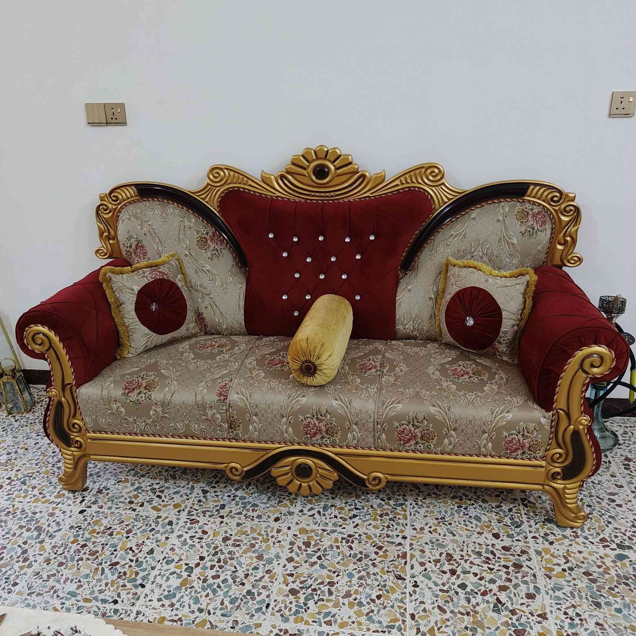 السلام عليكم
قنفات شغل عراقي عشر مقاعد السعر 500 وبي مجال 

للتواصل على الرقم ***********
