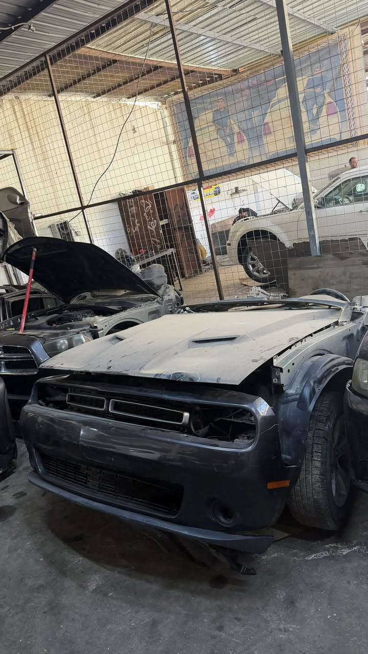 عينه جالنجر  ماشيه قليل ودعاميه كامله بدون كسر هيه ولحيه ودرع صندوك هم متوفر سعر تصل وتدلل اكو توصيل ***********
