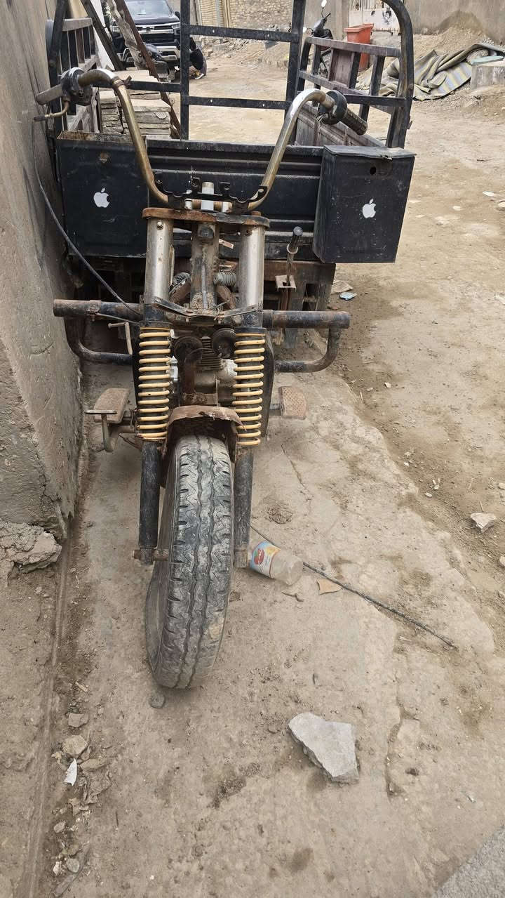 ستوته للبيع كوم حديد مكينه جديده كابريتر تخم تاير بيه بس هوه عوزهن ستوته متروكه ابيع هل موجود *********** خاص متواجد
