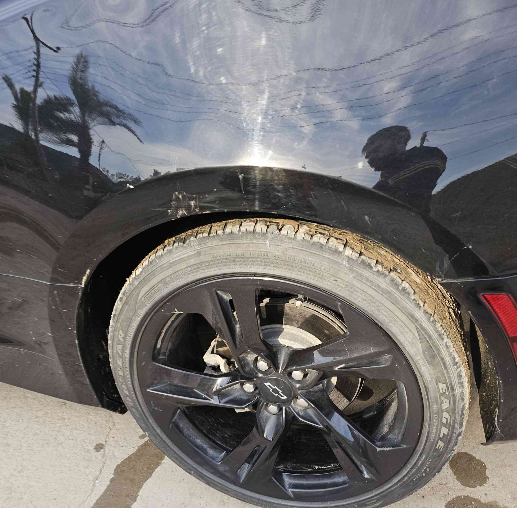 كمارو للبيع ٢٠٢٣
حادثه بجم لغود وشواصي سليمه
بدون رقم تترقم جميع المحافظات
السعر ١٨٠ وبيه مجال
***********
