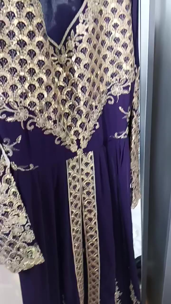 فستان وقفطان للبيع اثنينهن ب 50 وبي مجال المكان شعب حي البساتين


**إذا كنت صاحب هذا الإعلان وتريد حذفه لأي سبب، رجاءا أرسل رسالة إلى الدعم الفني**