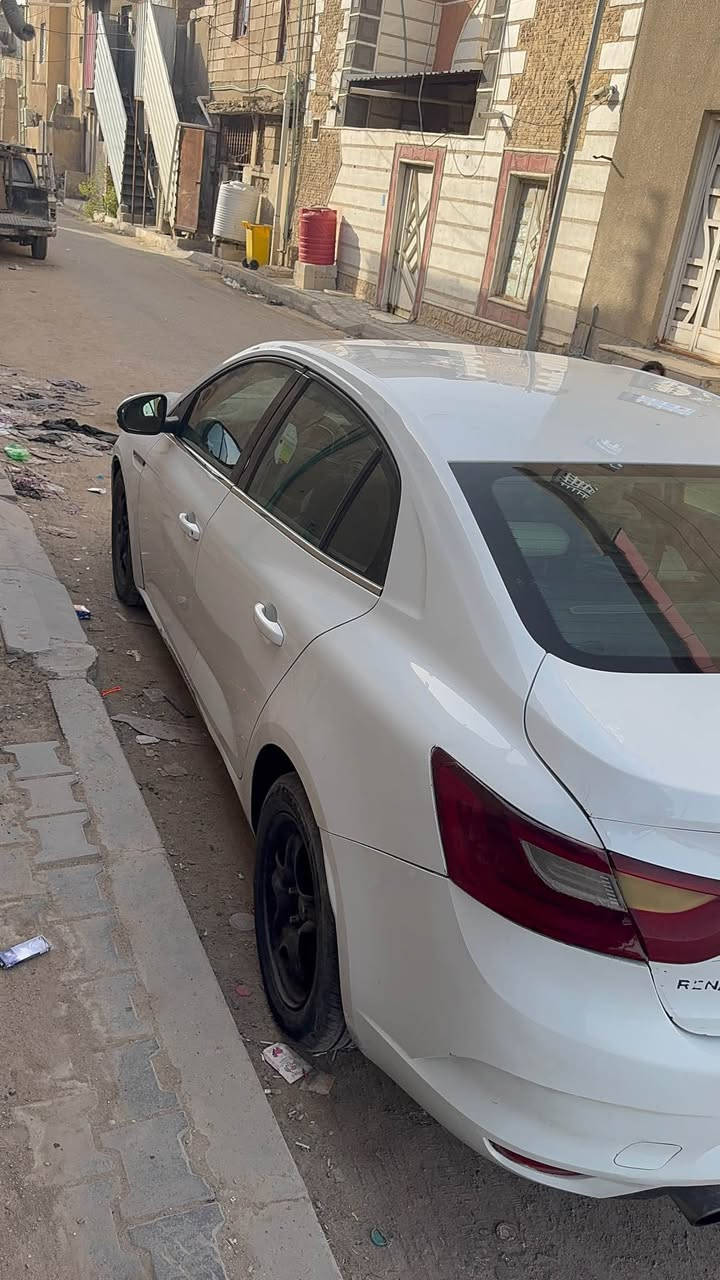 بيع مستعجل السعر 75 ورقه اذا عندك اقل لا تتصل رينو ميكان 2020 جانت اقصاد وصارت حره باسمي تحويل ثاني يوم بيهه شخوط بصفحة الصدر مثل ما موضح بالصور وبارد بجهة الصندوق وكم مكان وماشيه اكثر من 200 السيارة على ايدي محرك وكير مكفولات هزه جديده ورقمها دولي 
 *********** / *********** البصرة, العراق
