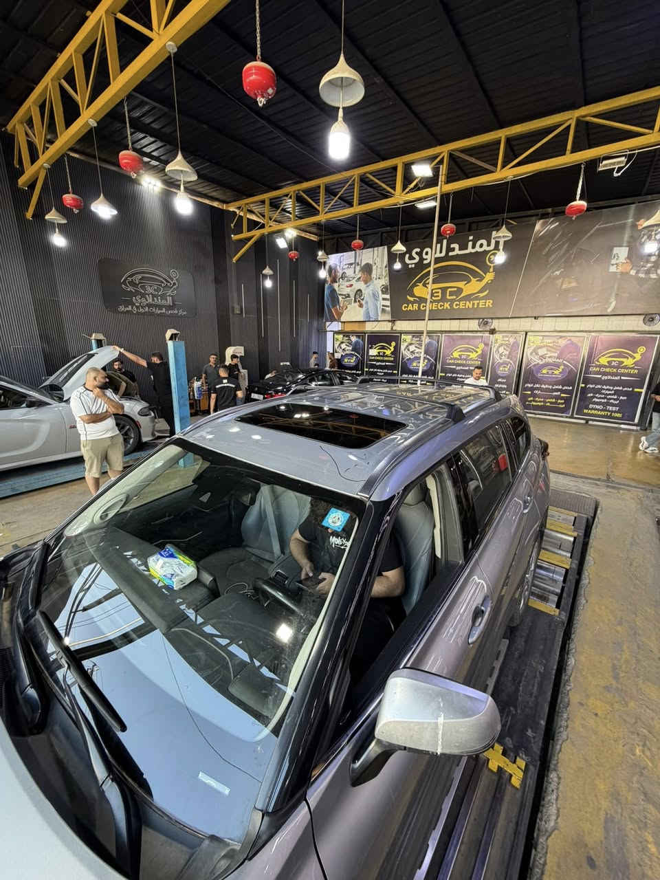 السلام عليكم
تيوتا هايلاندر 2023 لمتدد 
2400 تيربو  
وارد امريكي

 4 قطع الحادث والسونار موضح بالصور 

حساسات امامي خلفي 
توقف ذاتي
قياده ذاتي 
3 انضمة قياده
فتحة سقف 
تدفئه تبريد مقاعد
مقاعد جلد
مقود هيتر
3 قطع تبريد 
 كشنات منفصل vip
 بردات خلفيه 
مري شفتط+ هيتر + قلاب 
شاشه كبيره + كار بلي وايرلس

مكان السياره بغداد الغزاليه 

السعر 26 الف وبيها مجال
ملاحضة: بيها نواقص بسيطه اني اسوها او المشتري يقرر

*********** 
***********
واتساب او اتصال
