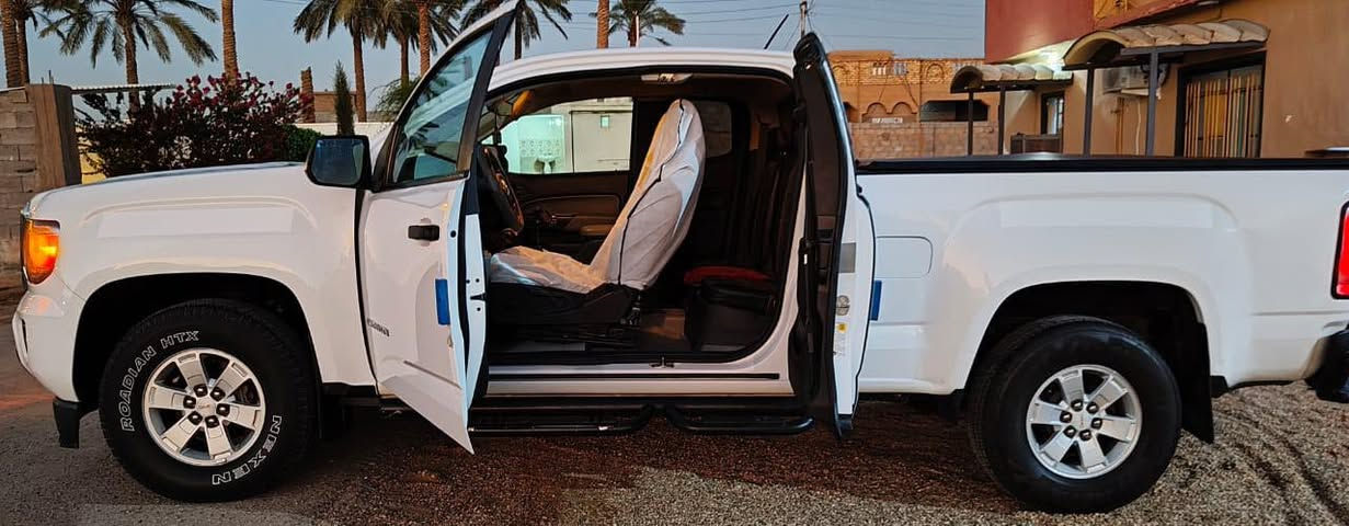 الرقم : أنبار مشروع وطني.
النوع : بيك آب GMC كانيون دبل قماره .
اللون : ابيض .
الموديل: 2018 
المحرك : 4سلندر حجم 2500 مكفول .
الگير: أوتو مكفول .
الصبغ : جاملغ امامي جهة السكن فقط بدون حادث .
(صور التقرير في المنشور). 
السعر : 180$ . 
للتواصل الاتصال على الرقم ***********
