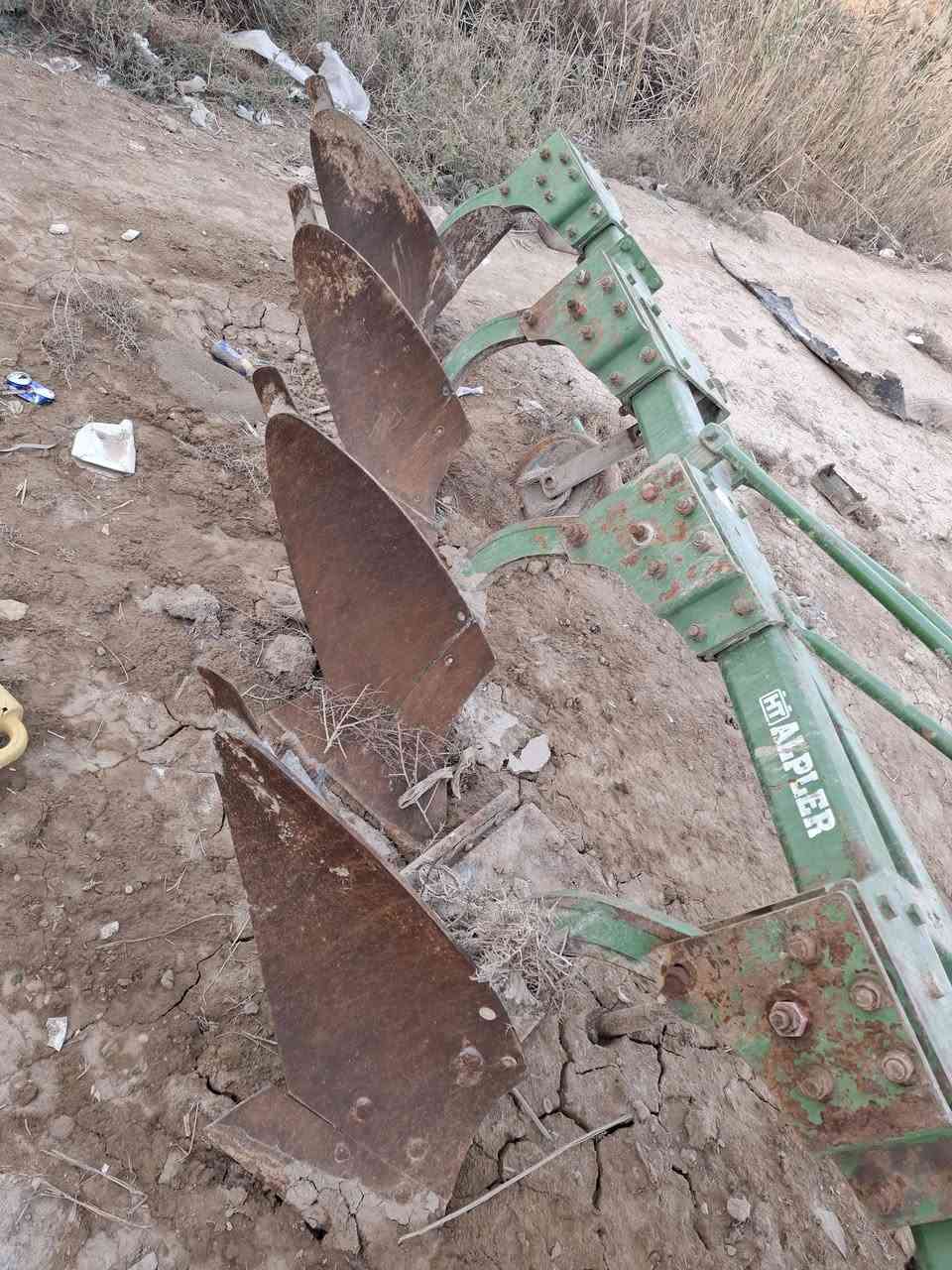 فيدان حجم  رباعي حجم 18 /16/14
كاموظحه بل صور عنوان البصرة
***********
***********
سعر خاص
