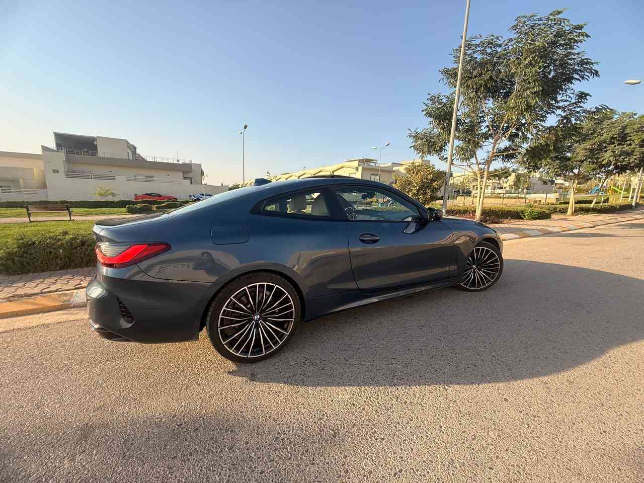� للبيع BMW 430i موديل 2023 🔥
🔹 اللون الخارجي: أزرق
🔹 الداخل: أبيض
🔹 السيارة بدون صبغ نهائياً
🔹 حالة ممتازة جداً
🔹 مواصفات عالية

📍 المكان: كركوك

💰 السعر: 345
✳️ بي مجال بسيط للجادين

📞 رقم الهاتف: ***********
