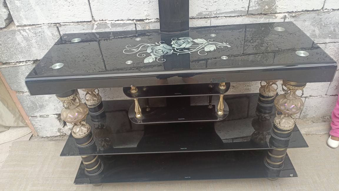 ميز بلازمه جام طوله متر و20
عرضه 50س
سعر 50 الف عنواني كرمه علي
*********** البصرة, العراق
