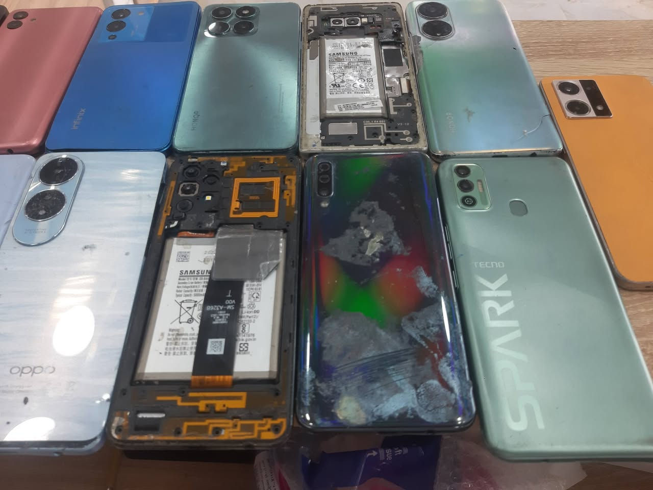 أجهزه نقص شاشات
سعر القطعه 15 الف
توصيل موجود 
ابيع شلع
***********
