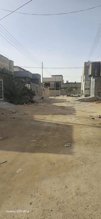 بال ٥٣ • ٢٠٠م • ساحة ومدارس