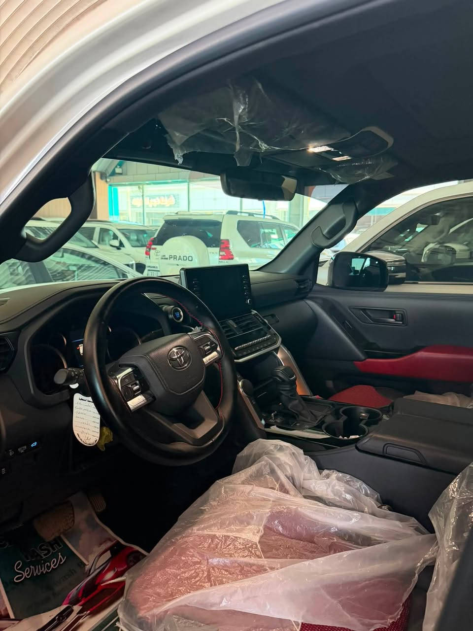 TOYOTA Land cruiser 2024
GX.R  Limited
‎سنة الصنع: 2024 
‎
٥ كاميرا 
ماشييه  30  الف  كم 
‎المواصفات :
- محرك 6 سلندر 4.0L
‎- فتحة سقف ( سلايد ) 
-٣ شاشات 
- شاشات ترفيه خلفية
‎- مقاعد جلد 
‎- مقاعد كهربائية 
- مقاعد امامية تبريد 
- ⁠تبريد وتدفئة امامي خلفي 
‎- بصمة الابواب 
‎- صندوق كهربائي
‎- مصابيح LED و زينون
-7 راكب 
-شحن واير ليس 
-حساس امامي خلفي 
‎- حجم العجلات 20 inch 
مكفول كفاله عامه 
***********
***********
