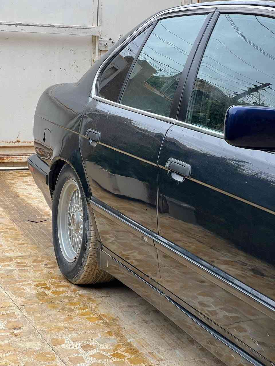 السلام عليكم 525
1992 ياباني 
مسكر 25. 6سلندر

تبريد 

دبل ارباك 

كير مكينه مكفولات 

هزه جديده 

فتحه 

ويل خليه 

تخم تاير جديد

بچم عريظ دخاني

صدر امامي خلفي جديد

***********
