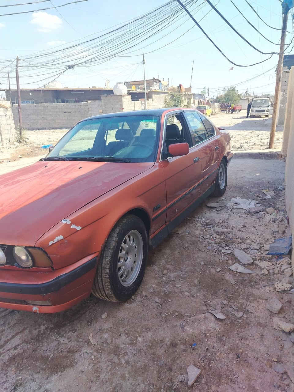 سلام عليكم بي ام مديل 90 كير ومحرك حاويه حجم 25تخم تاير كهربائية كلها شغاله تبريد عوزه بس كنبريسر تحويل مباشر رقم بغداد مكان سياره بغداد سعر 55بيها مجال حك جيه ***********
