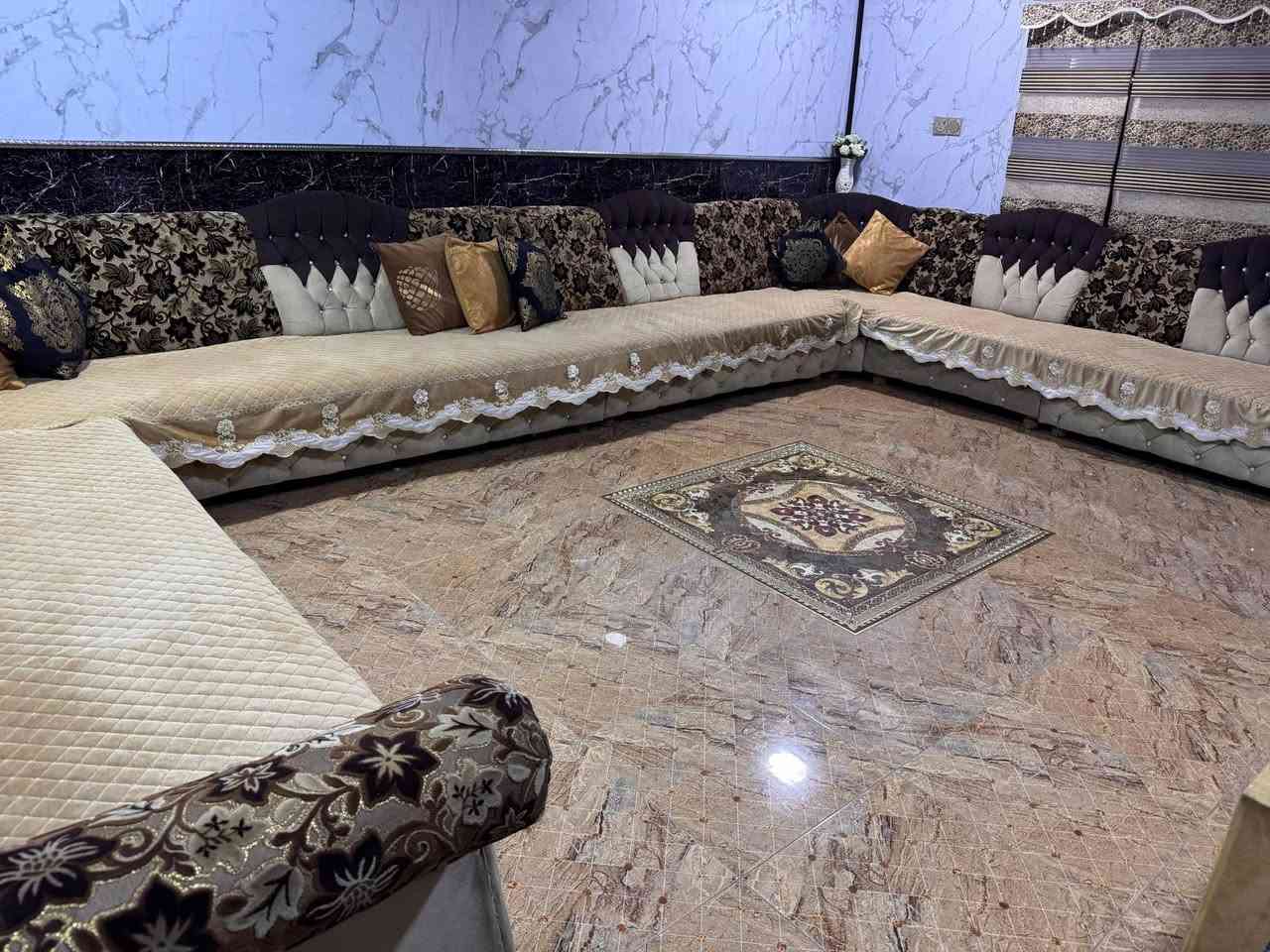 ديوان 12 متر خشب عراقي ثقيل كلش.. خشب بلوك .دوشمة نظيفه حيل. اسفنج جيدجدآ ..السعر 650 بيه مجال
كاونتر المنيوم صافي شغل ثقيل كلش 
5 قطع السعر 300
عنوان الانتصار شارع 60 قرب اسواق الخضراء


**إذا كنت صاحب هذا الإعلان وتريد حذفه لأي سبب، رجاءا أرسل رسالة إلى الدعم الفني**