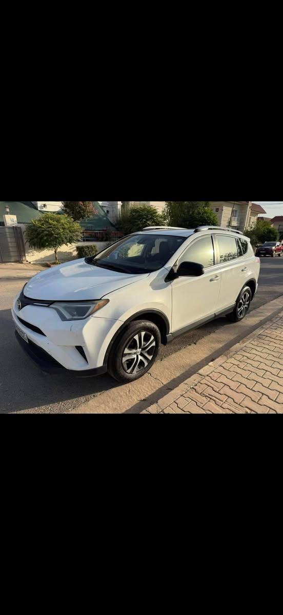 سيارة راف 4 وارد امريكي 2017 AWD
مواصفات LE
سعرها 165 
رقمها واسط 
***********📞 للاستفسار
