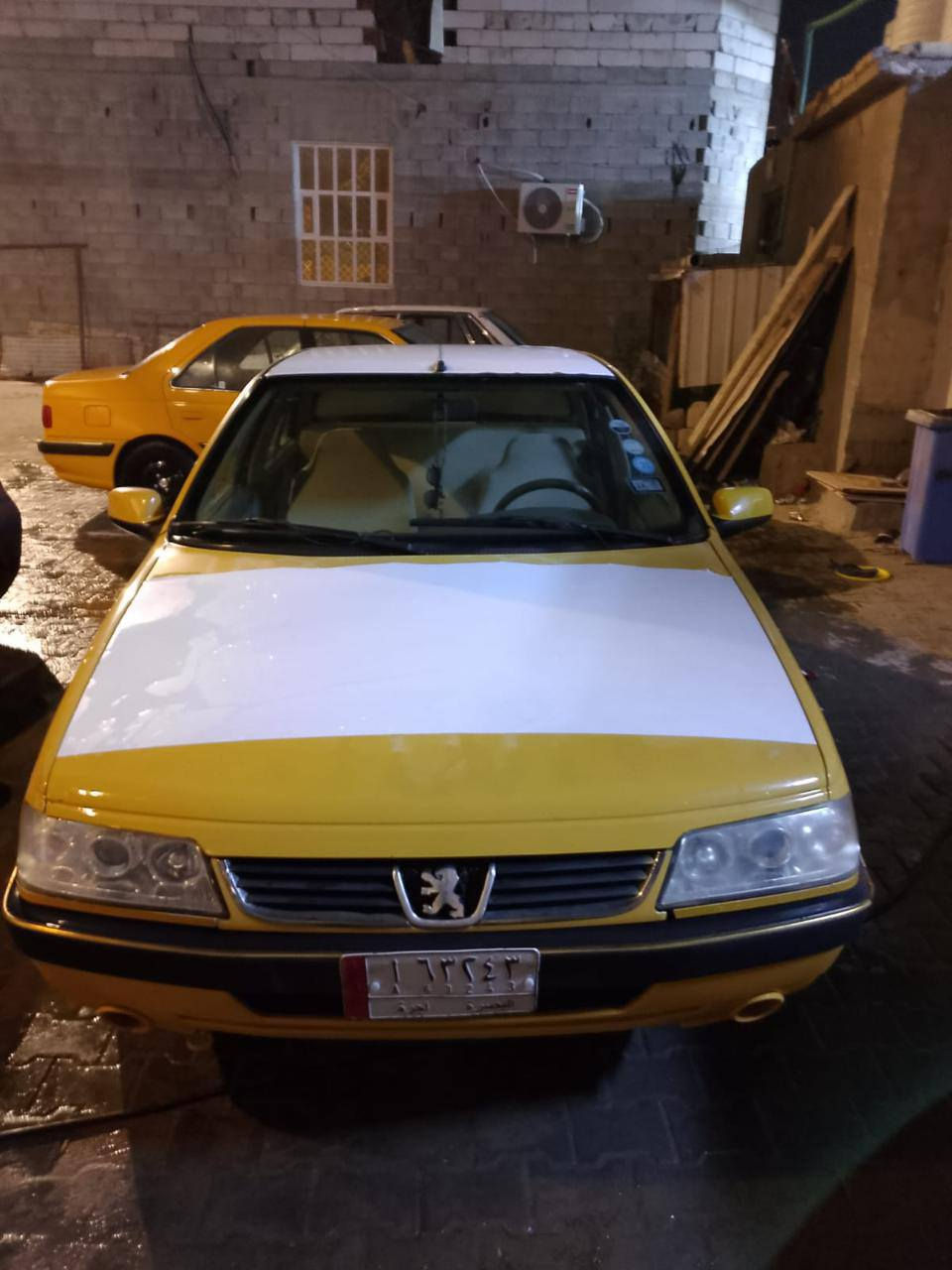 السلام عليكم بيجو 405
مديل 16 مال إقصاد صايره حره رقم البصره راعيها موجود سنويه ضايعه سعر 22 بيه مجال كلش 
العنوان البصره صبخت العرب 
***********
