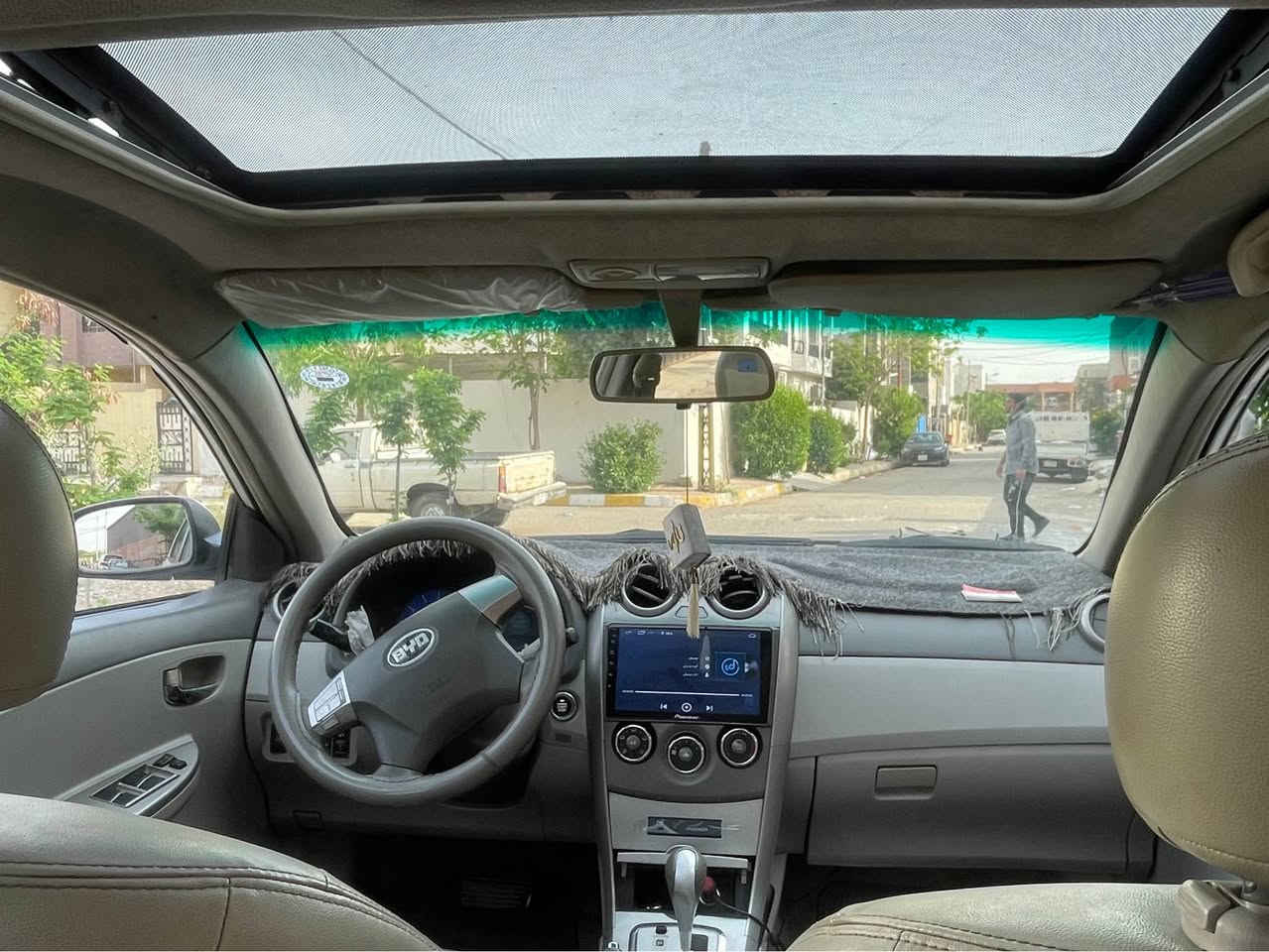 سلام عليكم BYD موديل 2014 فول فول سلايت بصمه تحكم رقم وسنويه جديده بيها بطاقه بانزين سياره مكفوله بيها حالوب خفيف مكان سياره كركوك 
***********
*********** 
سعره /٦٢ وبيها مجال كركوك, العراق
