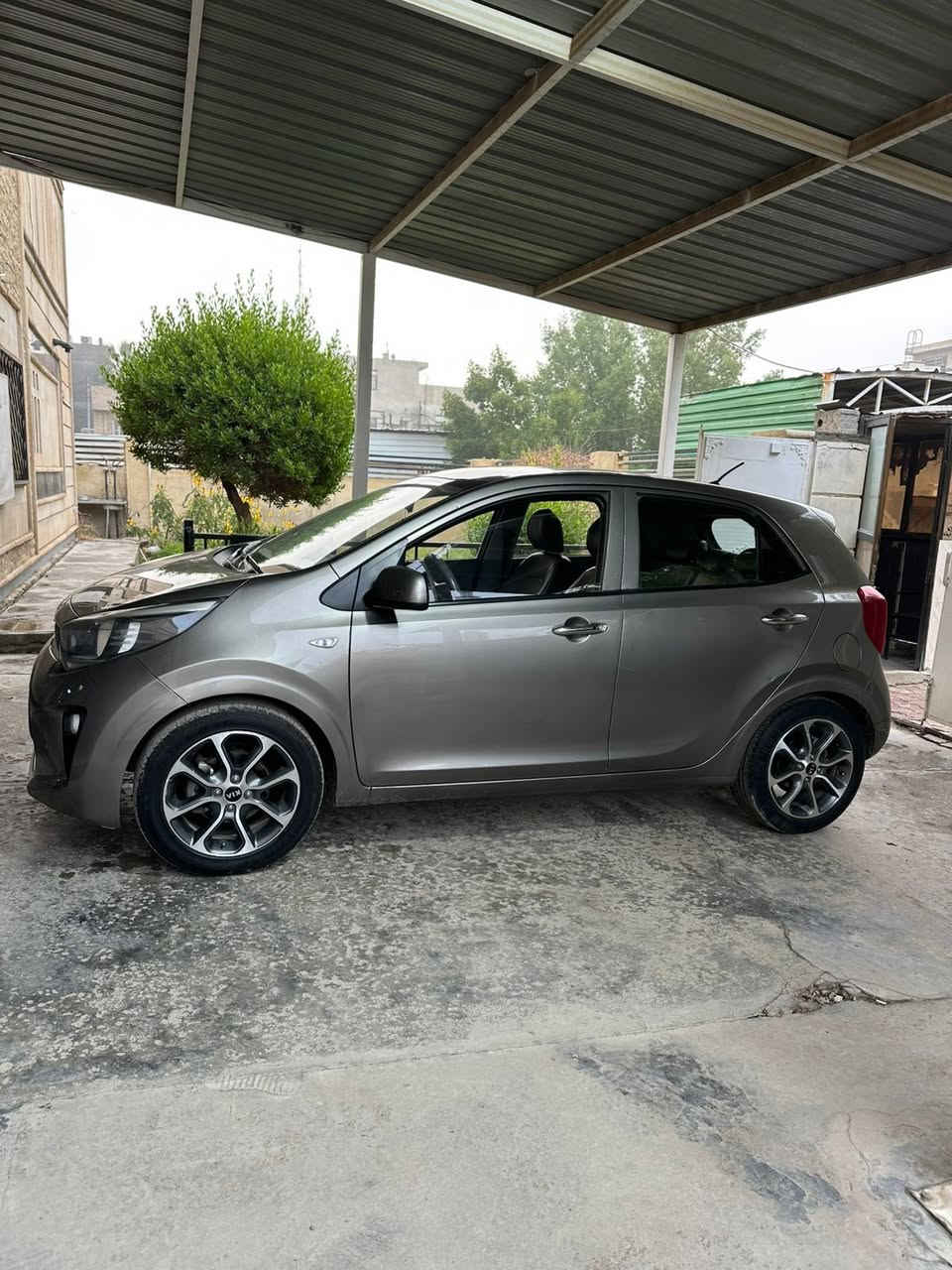 محرك 1200 اوتماتيك 
وارد امريكي 
بيه صبغ جاملغ امامي + تكم 
والصور موضحه بالمنشور //ماشيه 57 فقط مكاني بغداد /***********
سعرها 85
