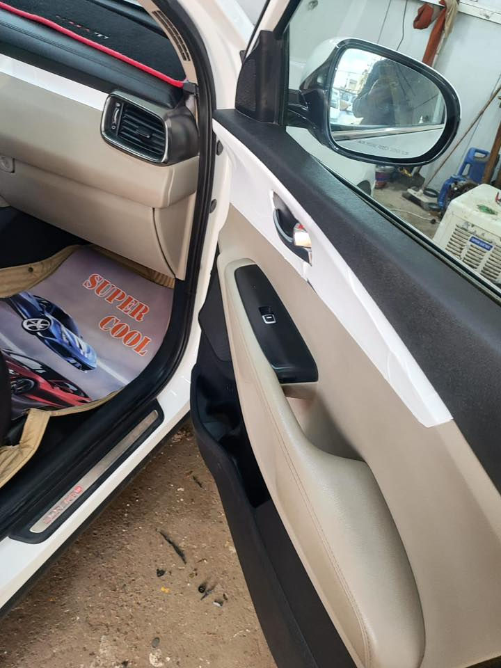 السلام عليكم
ٱڵهمـ ڝڵ عڵـےمـפـمـב وال مـפـمـב 

للبيع فقط

سورنتو 2020 خليجي 

مكفوله من لضربه ولصبغ 

عدا لبارد  بسيط

فول مواصفات عدا بانوراما

بصمه 

شاشه كبيره 

كاميرا خلفيه 

 تبريد 3 قطع

صندوق كهربائي 

كشنات كهربائي 

ويل 19 كروم

مكينه 3600 

حساس امامي خلفي 

لايت 3 عدسات

بك لايت لدات

وبيها مواصفات بعد هواي 

السياره نضيفه جداً  استعمال شخصي 

ماشيه 140 الف حقيقي 

سعر (258) ورقه وبيها مجال بسيط 

مكان السياره ديالى بعقوبة

للأستفسار الاتصال 

 ***********
