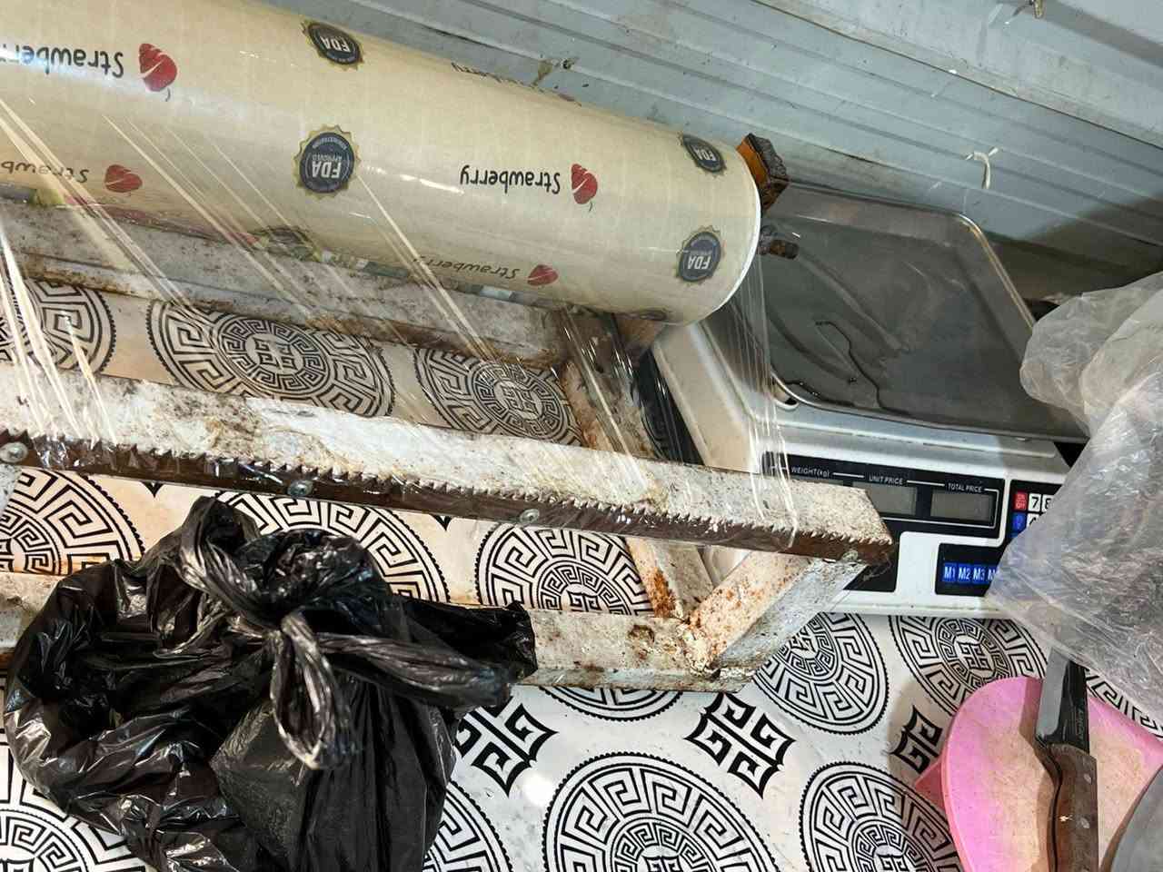 لبيع  مستخدم شي قليل
ميزان ومذبحه  ولاصق  سماطه لبيع سعر اتصل ع رقم ***********
