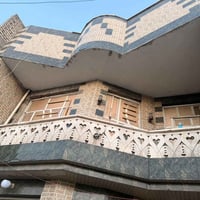 بيت للبيع المساحة ١٥٠ متر   طابقين ونصف يحتوي ٦ غرف نوم واستقبال وصالة...