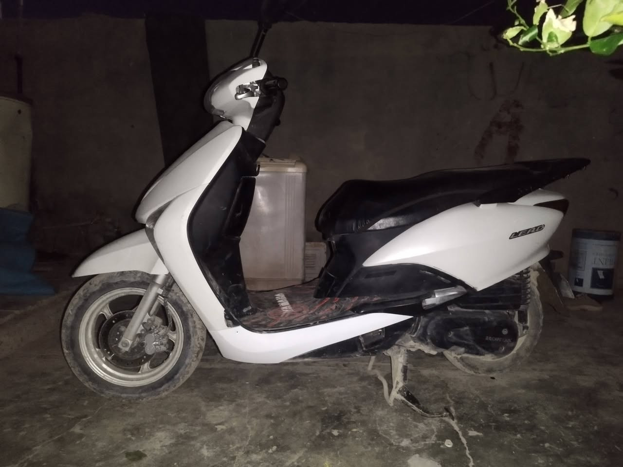 ليدي حديث مكينه خرسه  مبدل بي فقط ولفات نضافه نفس ماواضح بل صوره شغال كله مابي اي نقص ب780 وبي مجال بصيط ***********
