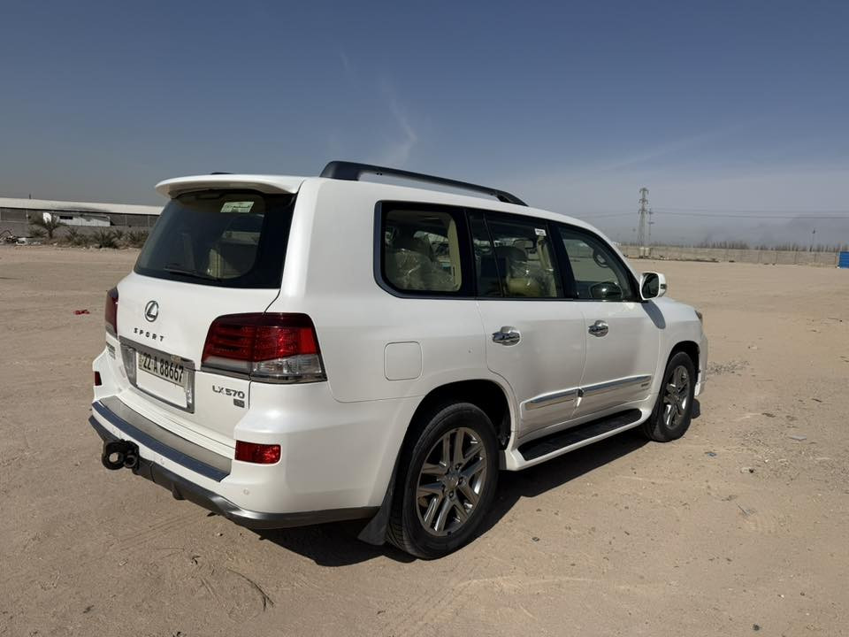 السلام عليكم للبيع لكزز موديل 2013 السيآره مكفولة كفالة عامه فول مواصفات لكزز معروف مواصفاته داخل بيجي ماشية 227 الف مكان السيارة البصره الزبير اي استفسار الاتصال ع الأرقام التالية : 
***********
