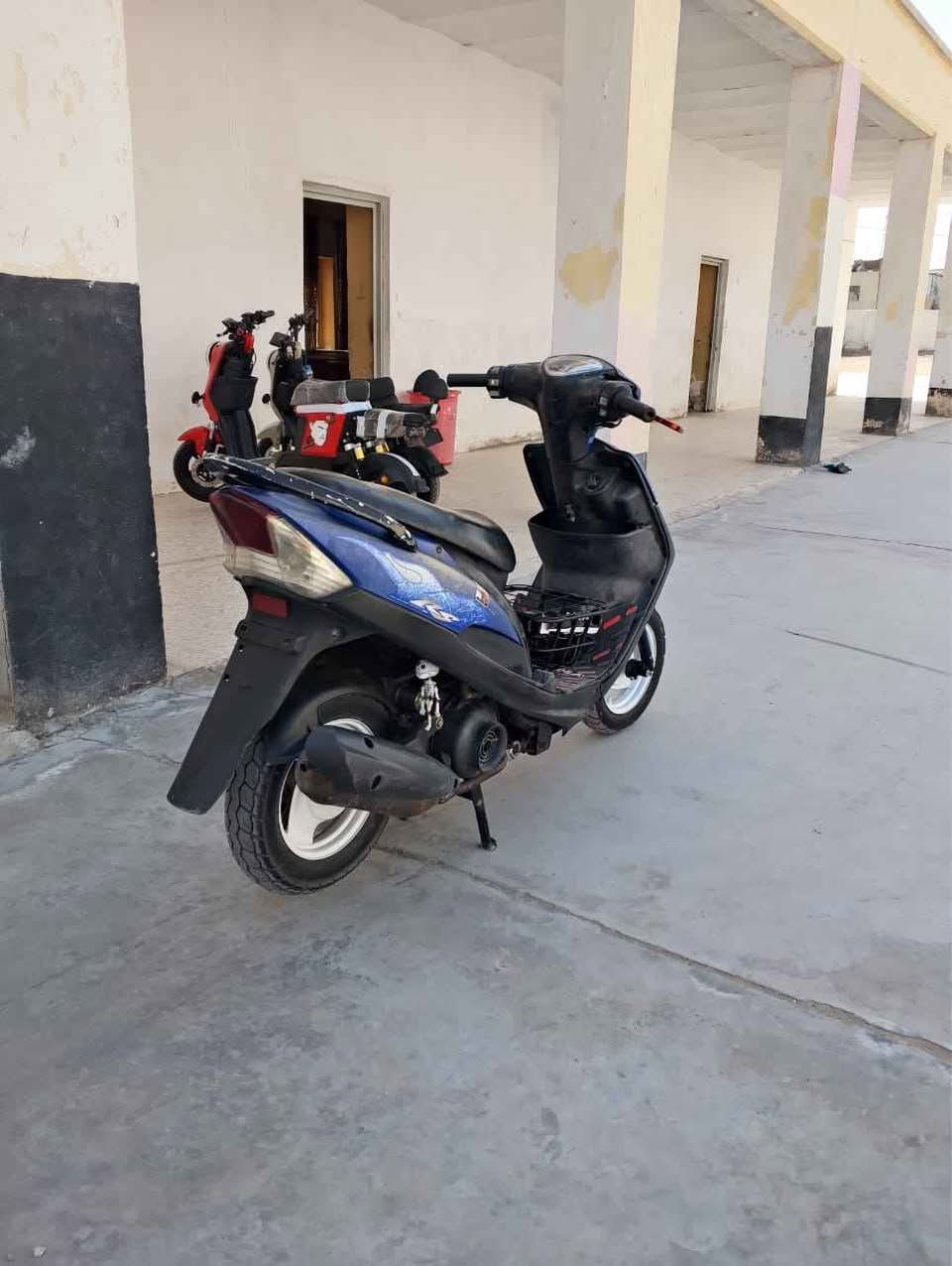 السلام عليكم ماكس عدله كفاله عامه من كلشي  لايت عالي ناصي اشاير كهربائيات كله شغال من الطول للطول ويل ابيض الدراجه ختم واحد ويه المكينه الدراجه ما ناقصها برغي المكينه كفاله وما مفتوحه جيب مصلح وتعال شلعه ومعدل خير من لله تايرات توني مبدلهم صارلها 5 اشهر من طالعه من الرنبه والنضافه شوفت عينك رجاءا المو شراي لا يتعبني واتعبه مكاني بصره5ميل حي طارق السعر 850وبيها مجال واتساب موجود *********** البصرة, العراق
